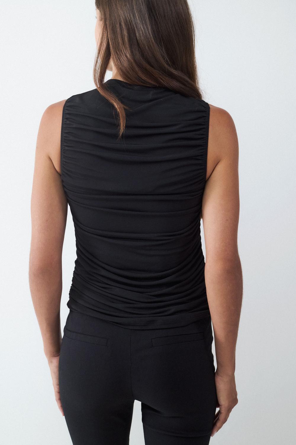 model_shot-back